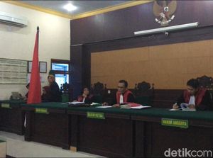 Duh, Hakim Sempat Salah Baca Vonis untuk Kades Pendukung Sandiaga Duh, Hakim Sempat Salah Baca Vonis untuk Kades Pendukung Sandiaga