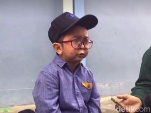 Efek Pandemi, Daus Mini Jual Barang Demi Bisa Makan Efek Pandemi, Daus Mini Jual Barang Demi Bisa Makan
