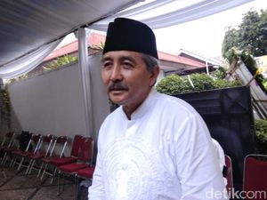 Ayah Ikhlaskan Kepergian Eril Dardak: Biar Mas Eril Tenang Ayah Ikhlaskan Kepergian Eril Dardak: Biar Mas Eril Tenang