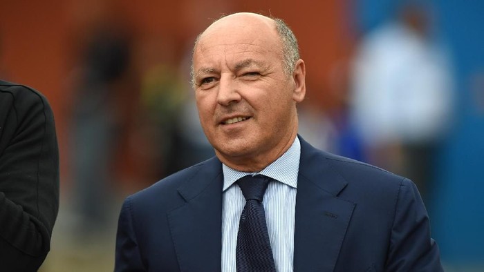 VILLAR PEROSA, ITALY - AUGUST 20:  Juventus FC general manager Beppe Marotta looks on prior to the pre-season friendly match between Juventus A and Juventus B on August 20, 2014 in Villar Perosa, Italy.  (Photo by Valerio Pennicino/Getty Images)