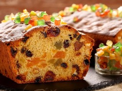 Fruitcake Tetap Jadi Sajian Soesial Natal Keluarga Desiree Sitompoel