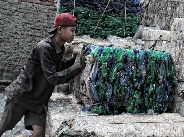 Industri Daur Ulang untuk Atasi Masalah Sampah Plastik