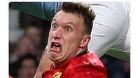 Kalau dicitrakan dalam ekpresi muka, seperti inilah foto untuk menanggapi gol bunuh diri Jones. (Foto: Internet/Twitter)