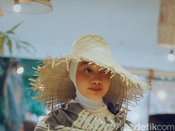 Dian Pelangi dan Barli Asmara Rilis Hijab Terinspirasi dari Maldives