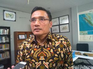 Pos Tempur Pindah ke Solo, Timses Singgung Strategi Sandi di Pilgub DKI Pos Tempur Pindah ke Solo, Timses Singgung Strategi Sandi di Pilgub DKI