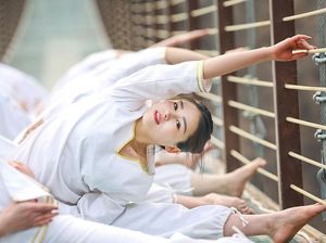 Mengintip Geng Wanita Cantik yang Gemar Yoga di Jembatan Gantung Mengintip Geng Wanita Cantik yang Gemar Yoga di Jembatan Gantung