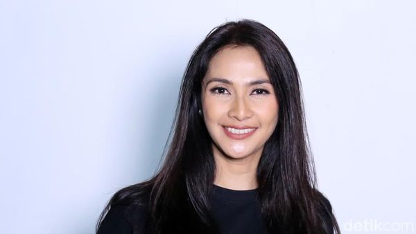 Makin Semangat, Lihat Manisnya Maudy Koesnaedi!