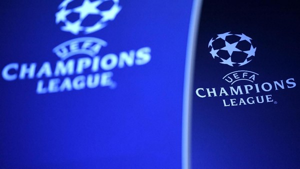 Liga Champions BARCELONA, SPAIN - OCTOBER 24: The Champions League logo is seen prior to the Group B match of the UEFA Champions League between FC Barcelona and FC Internazionale at Camp Nou on October 24, 2018 in Barcelona, Spain. (Photo by David Ramos/Getty Images)