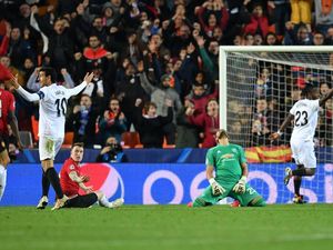 Bikin Gol Bunuh Diri, Phil Jones pun Diserbu Meme