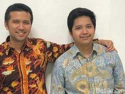 Sebelum Meninggal, Adik Emil Dardak Nonton Oxygen Regulator Medical