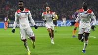 Lyon, tim terakhir yang memastikan lolos ke 16 besar, mencetak 12 gol dari 6 pertandingan. (Foto: Shaun Botterill/Getty Images)
