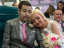 Cerita Haru Pasangan yang Idap Penyakit Sama Menikah di Rumah Sakit