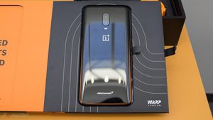 Melihat Si Garang OnePlus 6T Edisi McLaren, RAM-nya 10 GB