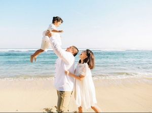 8 Momen Asyik Tania Putri Pemeran Kepompong dan Buah Hatinya