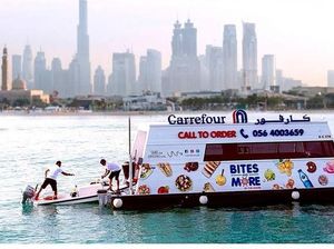 Wah, Kini Ada Supermarket Apung di Atas Yacht!