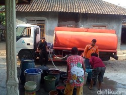 Musim Hujan, BPBD Ponorogo Masih Melakukan Dropping Air