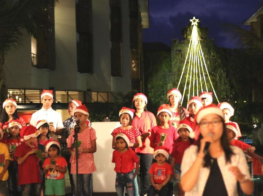 Sambut Natal, The Trans Resort Bali Pasang Pohon LED Tertinggi Sambut Natal, The Trans Resort Bali Pasang Pohon LED Tertinggi