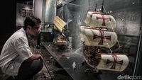 Melihat Koleksi Miniatur Kapal di Museum Maritim