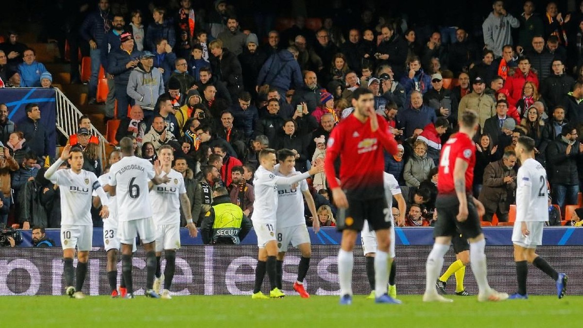 Manchester United menjadi runner-up Grup H usai kalah di markas Valencia 1-2. (Foto: Heino Kalis/Reuters)