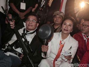 Lantik Pejabat Kementerian, Rini: Jangan Cuma Bisa Terima Surat!