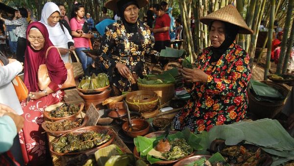 Yuk Nikmati Wisata Pasar di Tengah Kebun Bambu