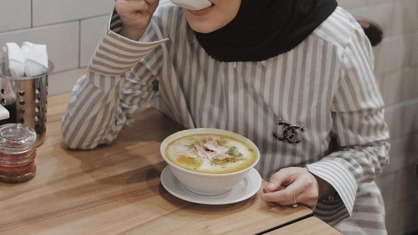 Tak Hanya Cantik, Dwi Handayani Juga Jago Masak dan Doyan Kulineran