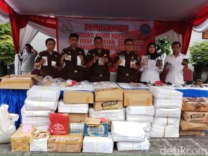 Kejari Surabaya Musnahkan Barang Bukti Narkoba dan Alat Isap