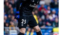 Kedatangan Thibaut Courtois ke Madrid tak terjadi di saat yang tepat. Statistik pada meme ini menjadi penegasnya. (Foto: Internet/Twitter)