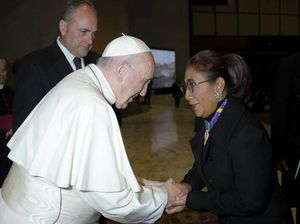 Saat Susi Berdialog dengan Paus di Vatikan