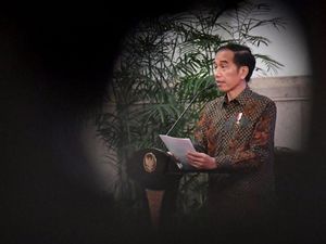 Pantun Kapitra untuk Jokowi di Pagelaran Budaya Riau Pantun Kapitra untuk Jokowi di Pagelaran Budaya Riau