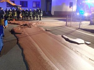 Tumpahan Cokelat Bikin Jalanan di Jerman Berubah Jadi Sungai