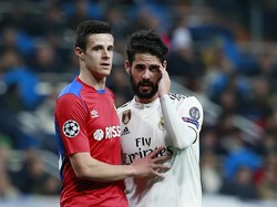 Ada tiga tembakan dilepaskan Isco dengan satu yang mengarah ke gawang. Dia juga bikin satu umpan kunci. (Foto: Gonzalo Arroyo Moreno/Getty Images)
