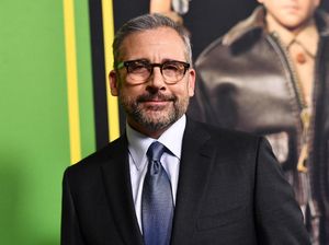 Steve Carell Ditabrak Mobil saat Bersepeda