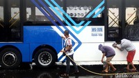 Hal tersebut dilakukan sebagai bentuk tanggung jawab atas aksi vandalisme yang dilakukan oleh oknum suporter saat Persija meraih kemenangan di Liga 1 2018, Minggu (9/12/2018) lalu.