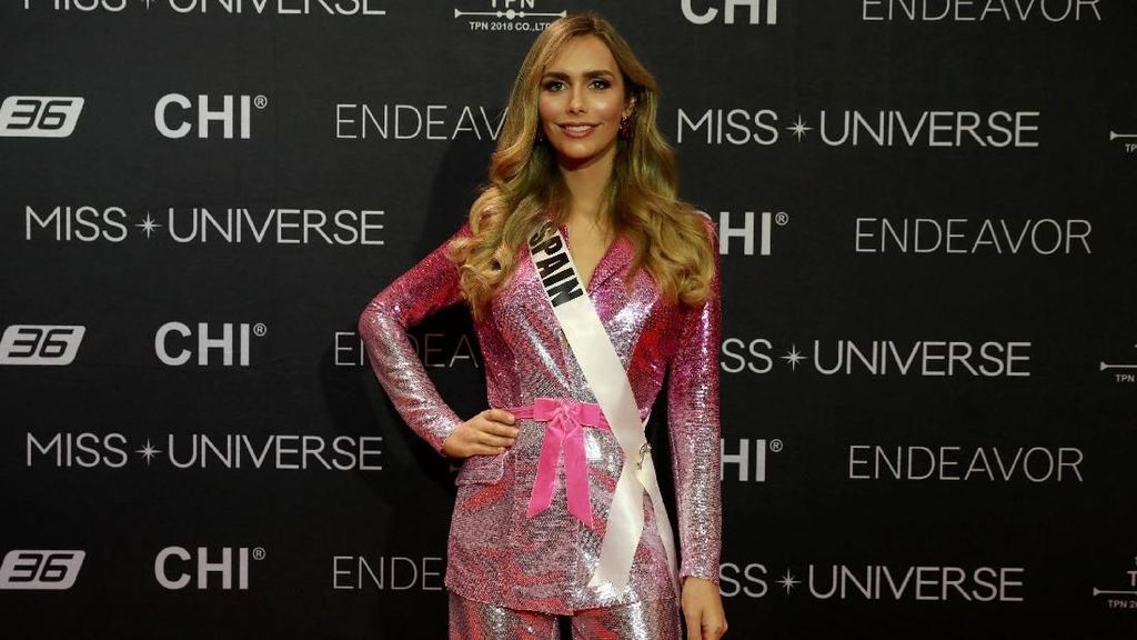 10 Aksi Angela Ponce, Transgender yang Dijagokan Menang Miss Universe 2018 10 Aksi Angela Ponce, Transgender yang Dijagokan Menang Miss Universe 2018