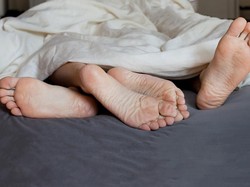 Ups, Jangan Panik Kalau Anak Lihat Ortu Lagi Ehem