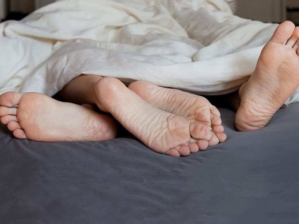 Ups, Jangan Panik Kalau Anak Lihat Ortu Lagi Ehem Ups, Jangan Panik Kalau Anak Lihat Ortu Lagi Ehem