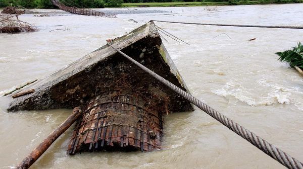 Jembatan Gantung Putus, Dua Desa di Aceh Kini Terpisah