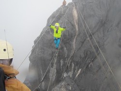 Suka Duka Matthew Mendaki 7 Puncak Tertinggi di Indonesia