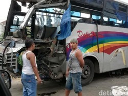 Bus Dali Prima Tabrak Traffic Light, 3 Orang Luka-luka
