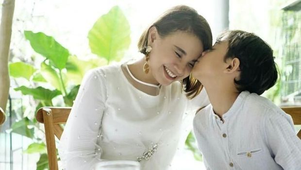 Cerita Rossa Dapat Pesan dari Anak Jika Ingin Menikah Lagi