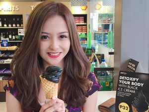 Dokter Sunat Cantik Doyan Es Krim hingga Gaya Hang Out Yannie Kim di Korsel Dokter Sunat Cantik Doyan Es Krim hingga Gaya Hang Out Yannie Kim di Korsel