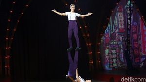 Pentas Oriental Circus Indonesia Bikin Mata Tak Berkedip