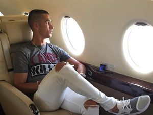 Dianggap Tak Pedulikan Nasib Sala, Ronaldo Dihujat Warganet Dianggap Tak Pedulikan Nasib Sala, Ronaldo Dihujat Warganet