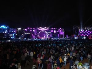 Antusiasme Warga Pesta 3 Hari 3 Malam Sweet 17 Transmedia