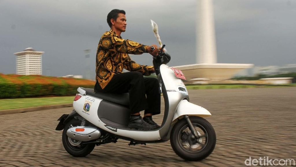 Motor Listrik Siap Dinas di Monas Motor Listrik Siap Dinas di Monas