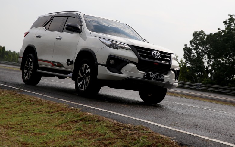 Toyota Fortuner. Foto: Rachman Haryanto Toyota Fortuner. Foto: Rachman Haryanto