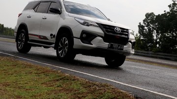 Mau Beli Fortuner Bekas? Siapin Duit Segini Bayar Pajaknya Tiap Tahun