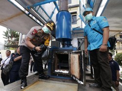 Polda Kalbar Musnahkan 1,3 Kg Sabu dari Penangkapan 7 Tersangka