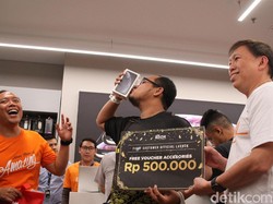 Pembeli Pertama iPhone di Jakarta Antre Sejak Jam 5-an